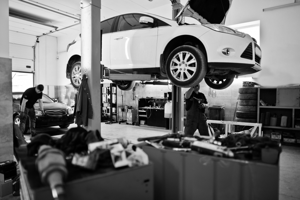 Offers workshop & auto repair services